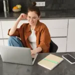 laptop productivity tips Dutch office setup