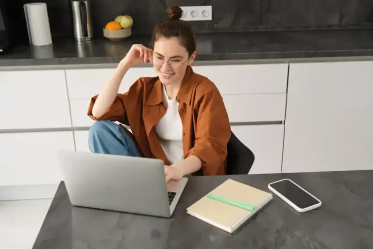 laptop productivity tips Dutch office setup