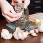 garlic peeling without hands getting smelly