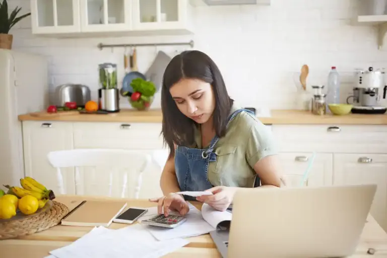 saving money tips Netherlands groceries energy bills