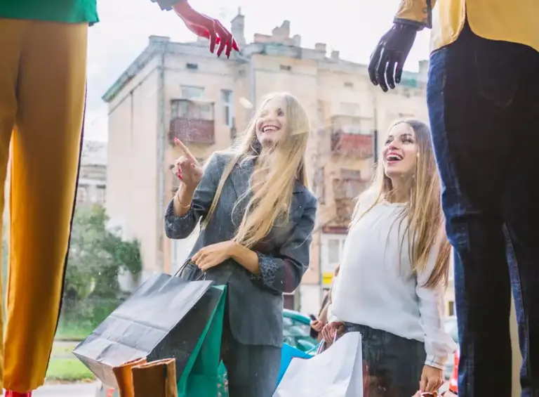 Dutch people saving money tips market energy savings second hand shopping