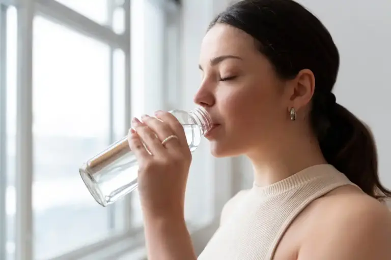 drinking water daily health skin hydration