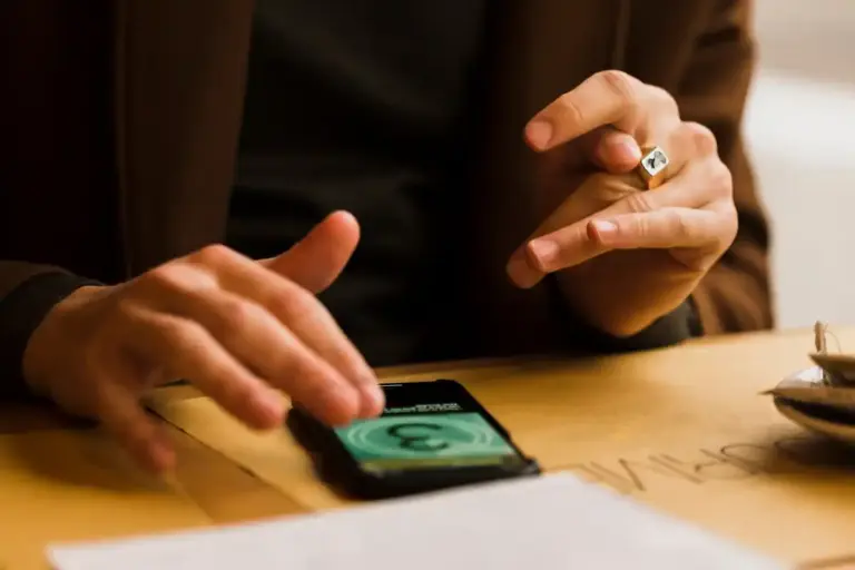 saving money on mobile phone subscription