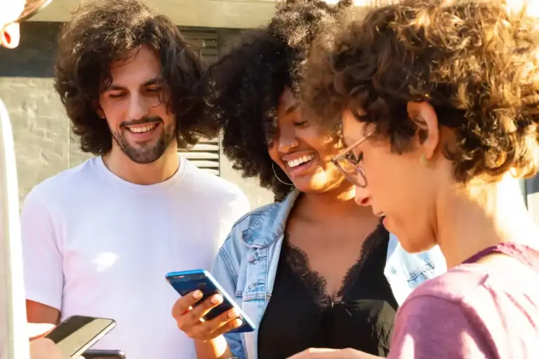 Dutch people using smartphones smart tips