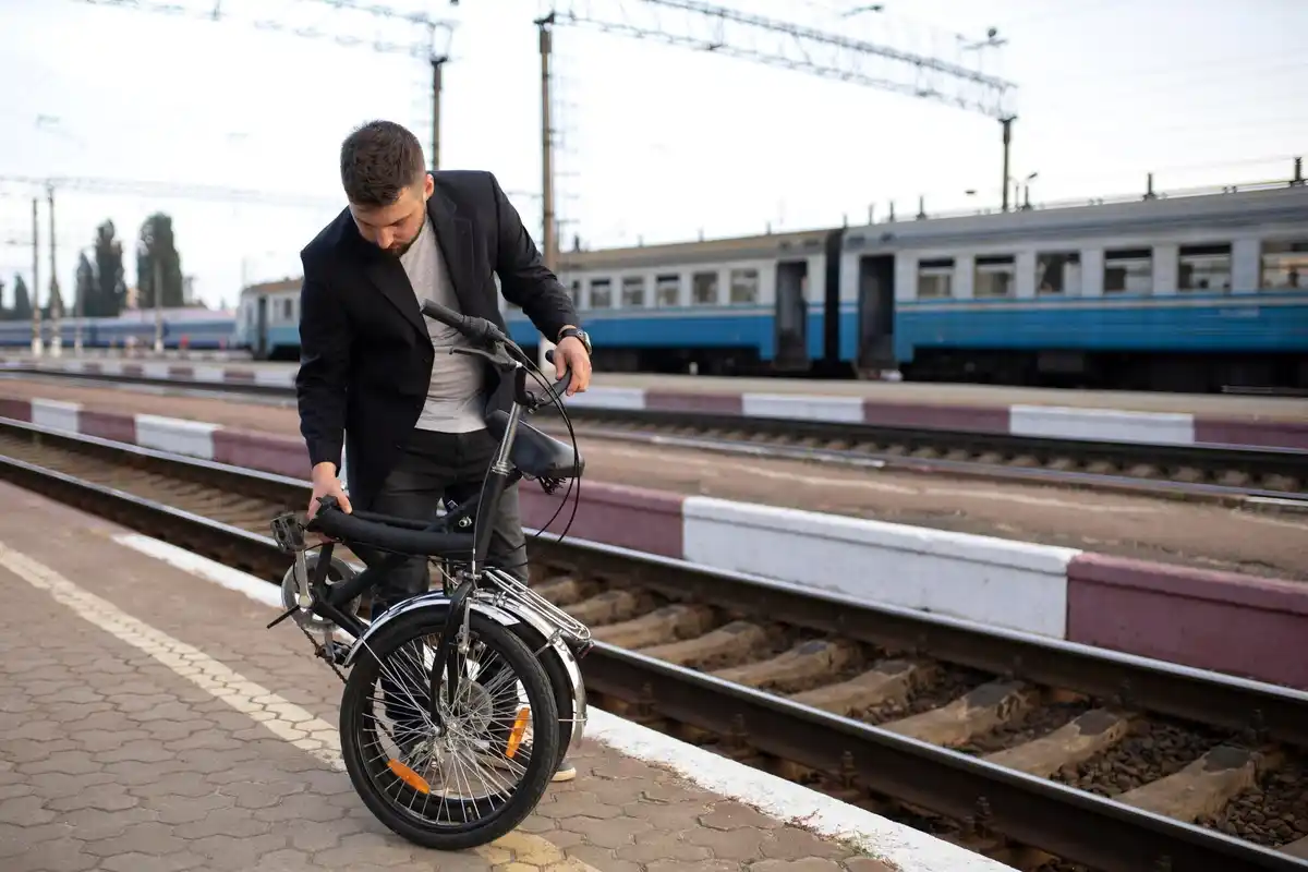 Netherlands travel tips local transport bike train