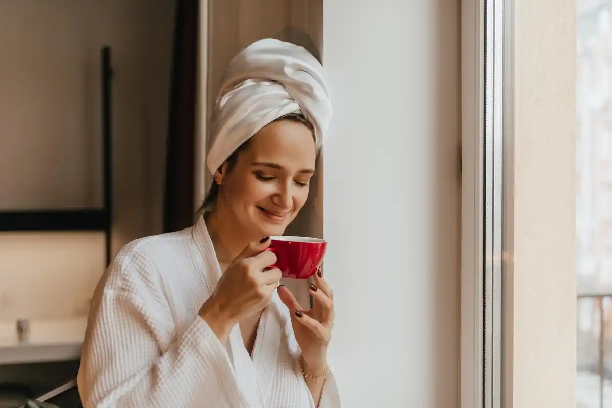 quick morning beauty routine healthy woman