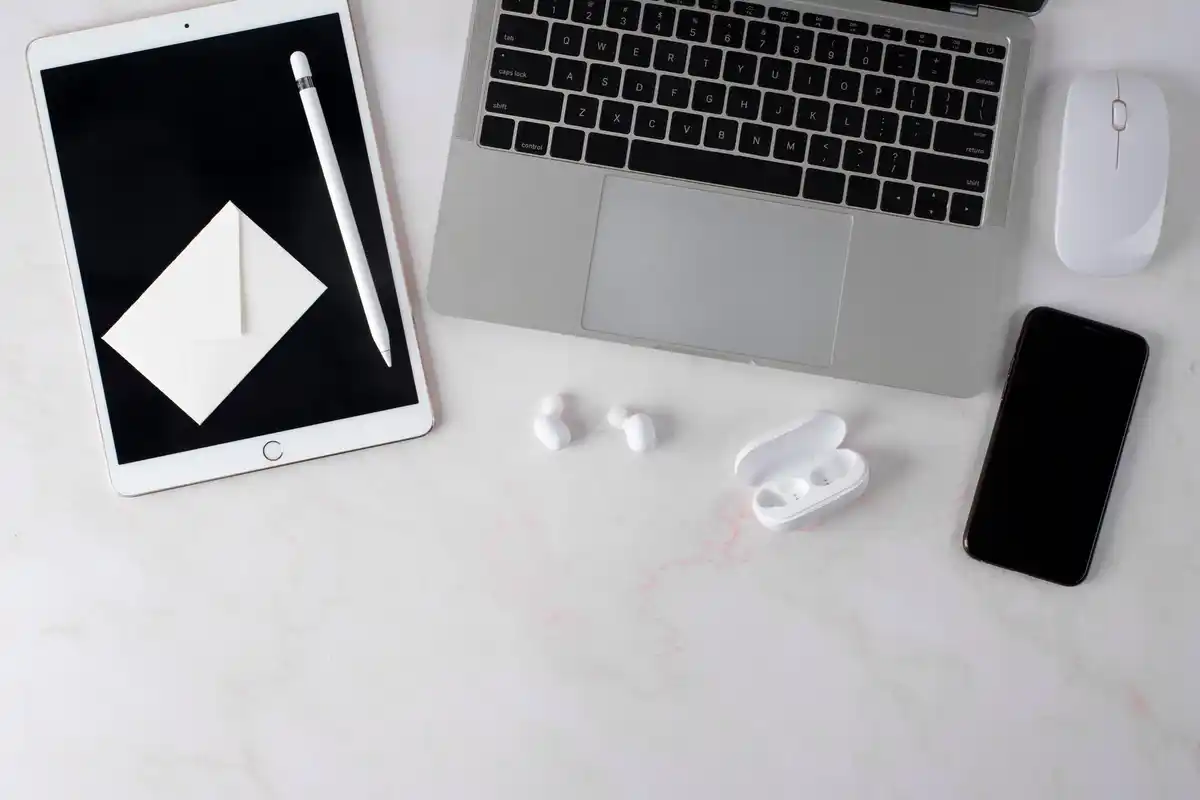 simple technology life hacks smartphone laptop home