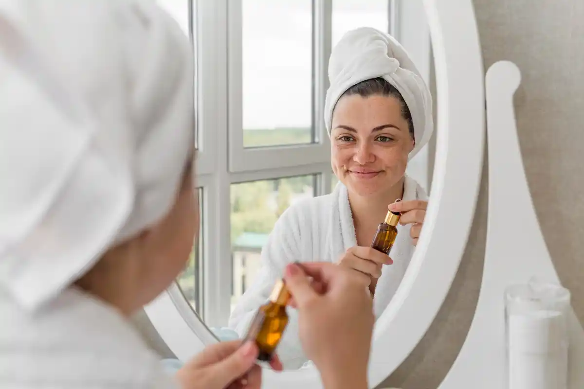 natural skincare routine woman Netherlands gua sha oil cleanser