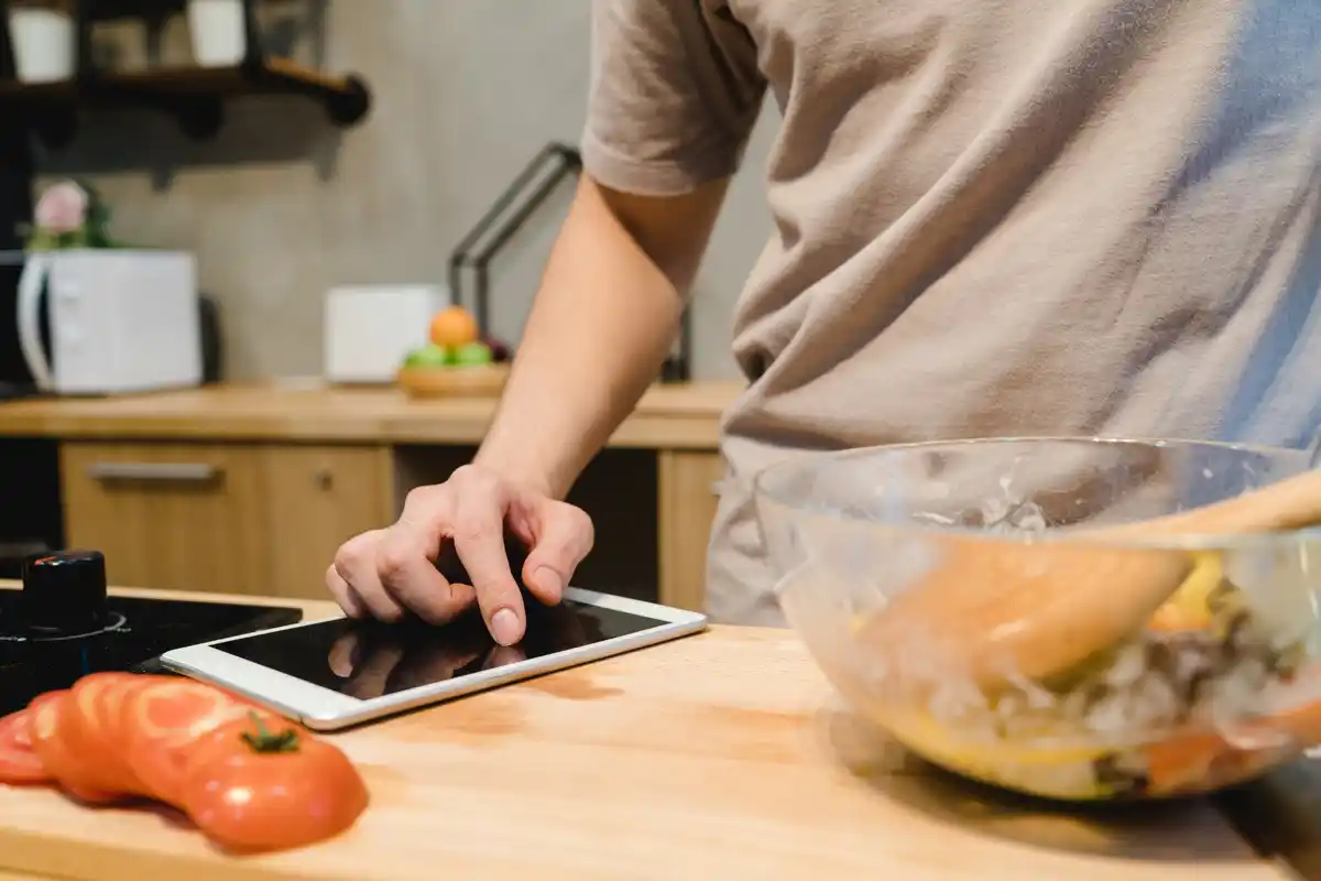 smart kitchen cooking tips Dutch kitchen