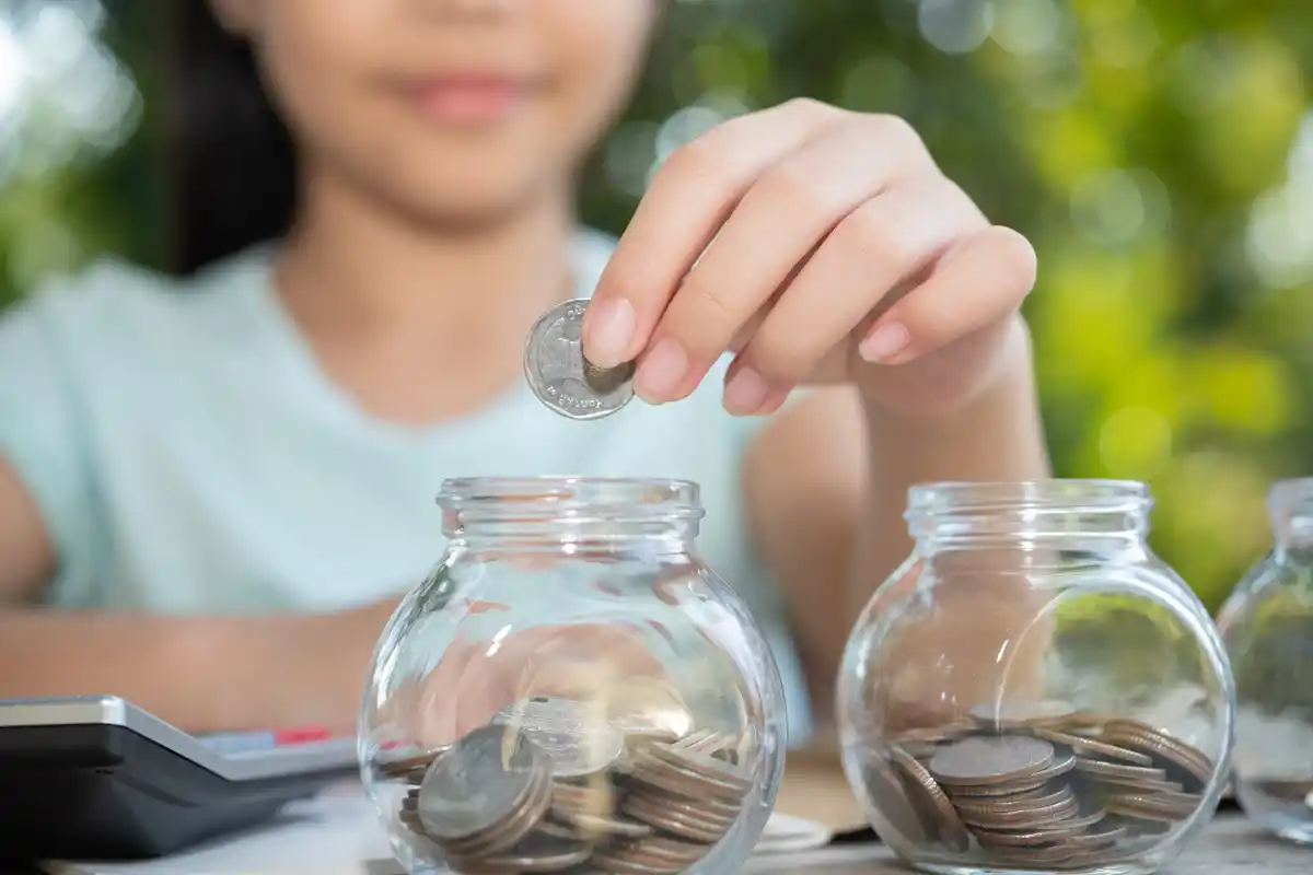 saving money tips small changes Netherlands