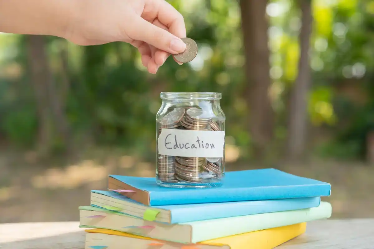 simple money saving tips everyday life