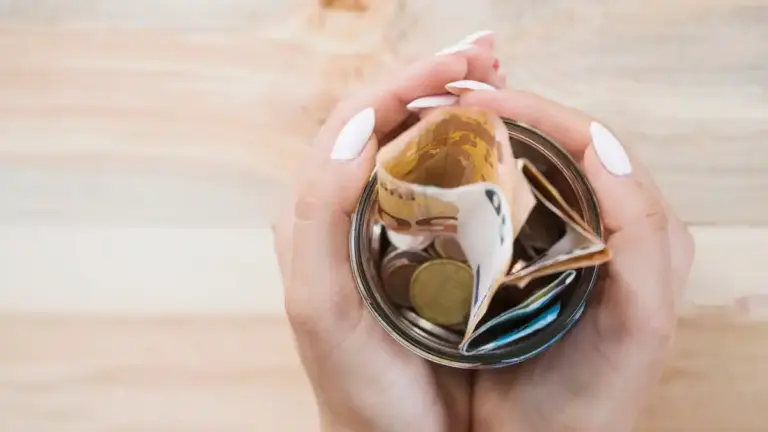 minimalist lifestyle hacks saving money reducing waste