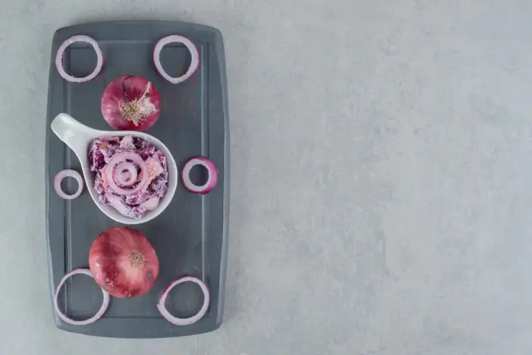 cutting onion without crying kitchen hack