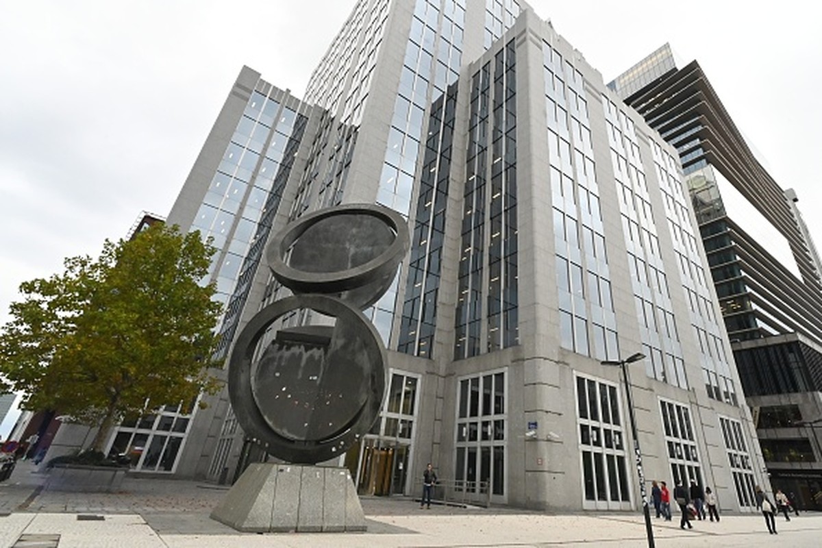 Brussel verdedigt lening aan Oekraïne als 'rechtszeker' na dreigement van Rusland om Euroclear te dagvaarden