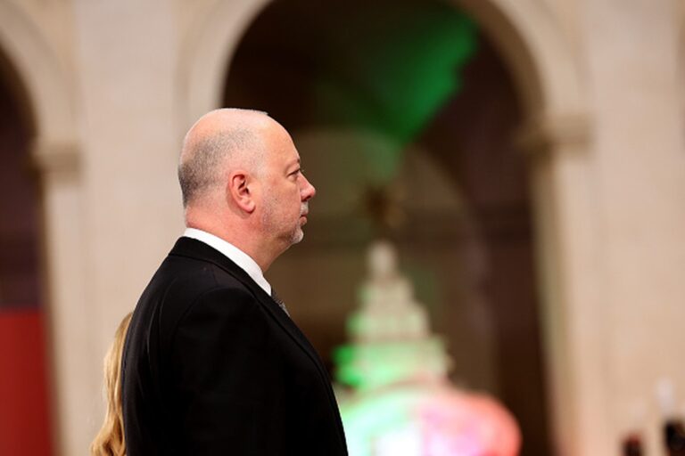 De Bulgaarse regering stapt op na massale protesten