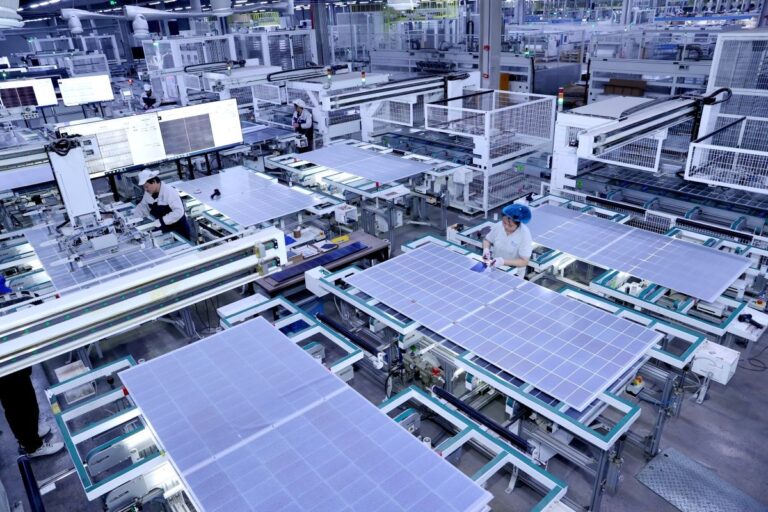 De laatste Europese zon-PV-spelers bundelen krachten tegen de Chinese overheersing