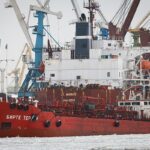 De terugloop van Russische olie-exportun inkomsten na de invasie van Oekraïne