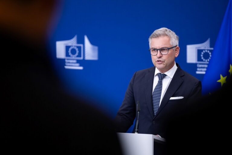 Europese Commissie stelt tweejarige verlenging voor van kinderporno-zoekregels op chatdiensten