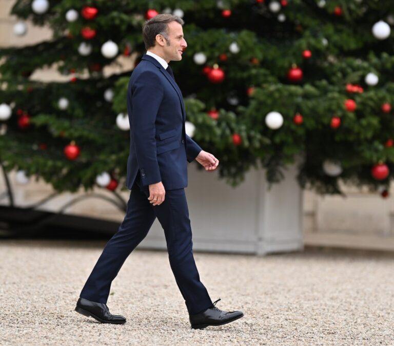 Hoe AI-gegenereerde video's de democratie beïnvloeden en de noodzaak van regelgeving in Europa