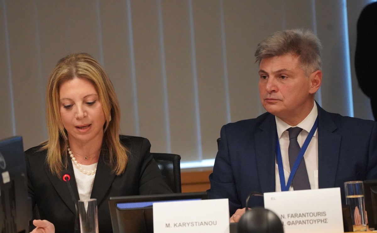 Moeder van treinramp slachtoffer dringt aan op EU-aanklager om Griekse ministers’ immuniteit te doorbreken