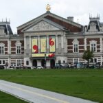 Nederlandse politie arresteert 22 personen na protest tegen concert van Israëlische zanger