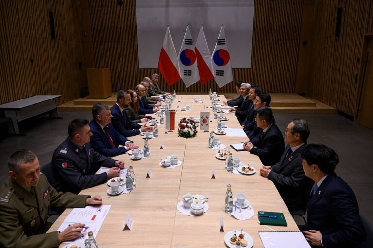 Polen Versterkt Binnenlandse Raketproductie met €3,3 Miljard Deal met Zuid-Korea