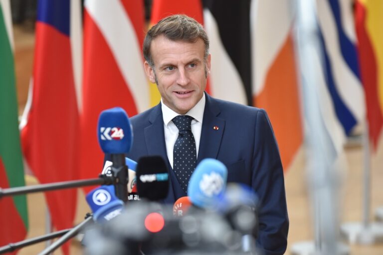 Putin staat open voor dialoog met Macron over Oekraïne, meldt Kremlin-woordvoerder