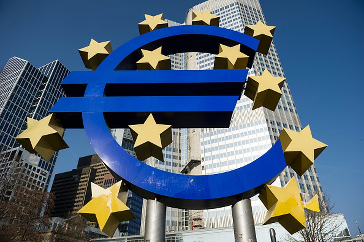 Teruglopende economische groei in de eurozone in december brengt inflatie in de dienstensector naar recordhoogte