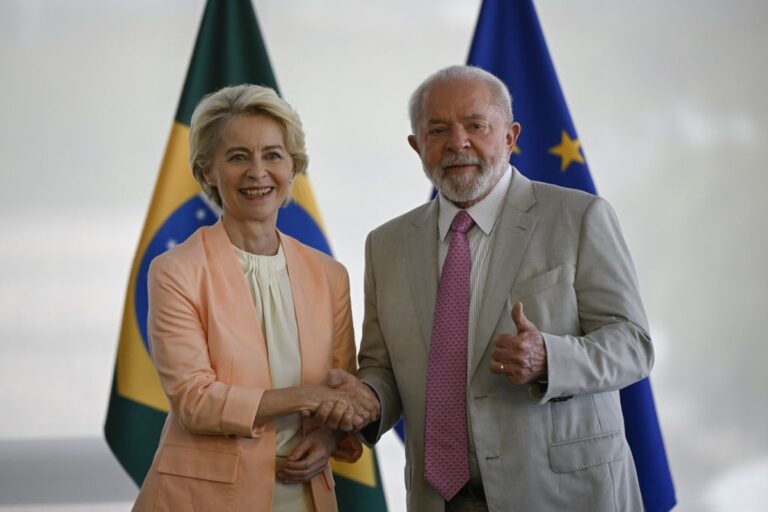 Twee handelsakkoorden, één deadline: Brussel’s risicovolle afsluitingsinspanning aan het einde van het jaar