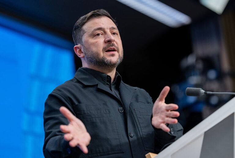 Zelenskyy roept op tot meer financiering voor de Oekraïense defensie-industrie tijdens reparatiesoekdebate