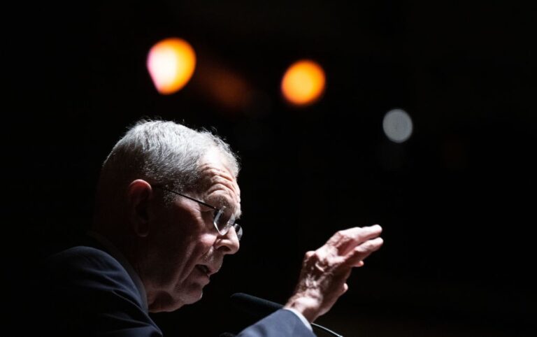 Austria roept op tot 'Europese patriottisme' terwijl rechts-populisten aan kracht winnen