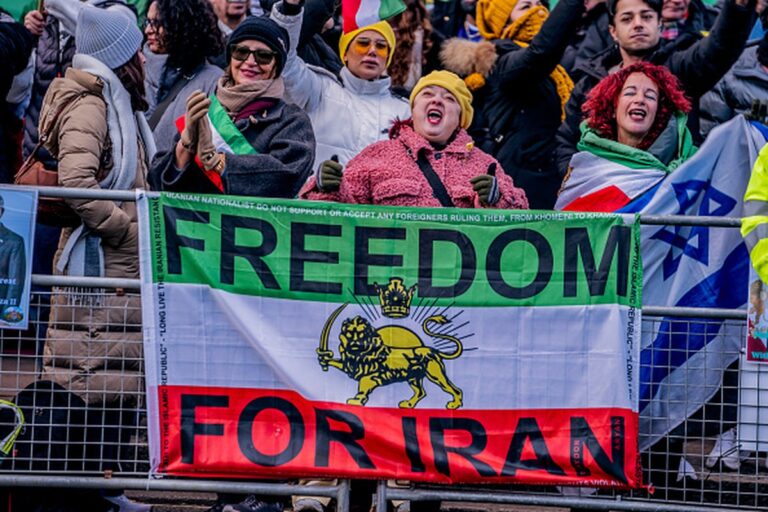 EU veroordeeld geweld tegen demonstranten terwijl de protesten in Iran toenemen