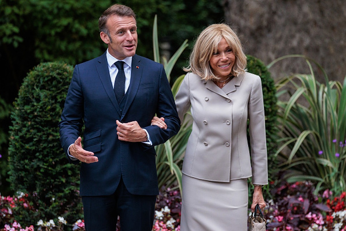 Franse rechtbank veroordeelt cyberpesten tegen Brigitte Macron: één gevangenisstraf en rechtszaken