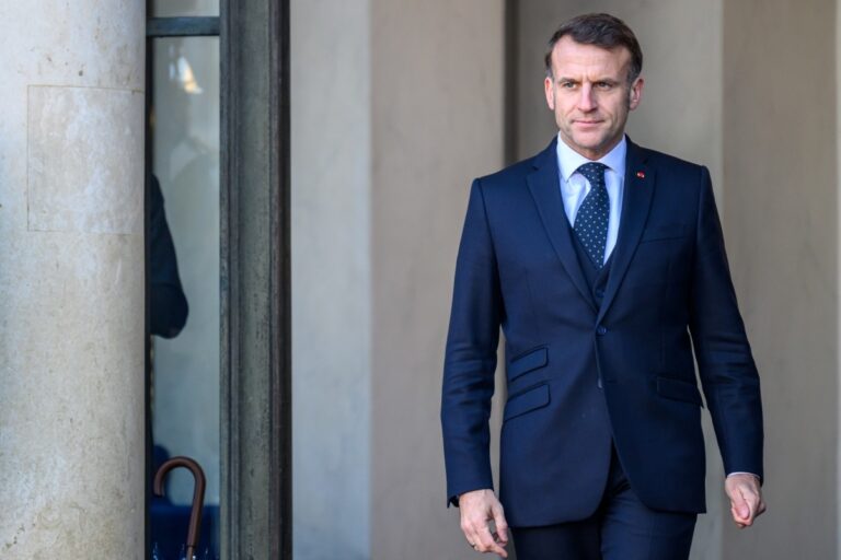 Macron beweert dat Groenland tot de EU behoort, terwijl de situatie blijftonduidelijk
